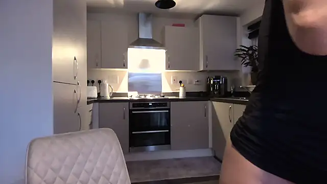 SweetMonicaUK online show from November 24, 9:20 am