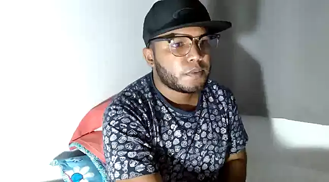 Snapshot of dave_banks chatting on January 22, 2:56 pm dave banks online show from January 22, 2:56 pm