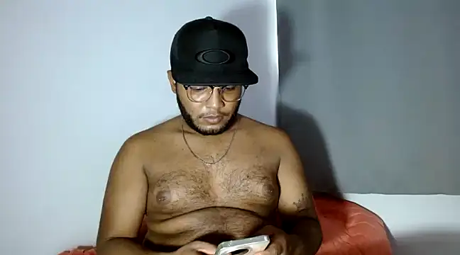 Snapshot of dave_banks chatting on January 25, 10:39 pm dave banks online show from January 25, 10:39 pm