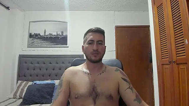 Snapshot of JasonGray96 chatting on June 27, 11:32 pm JasonGray96 online show from June 27, 11:32 pm