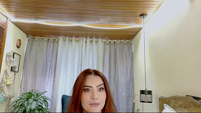 Abrilqueen online show from February 28, 2:51 pm