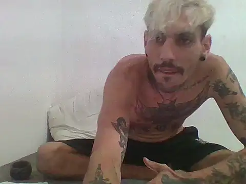 PitbullDiablo1 online show from October 18, 5:54 am