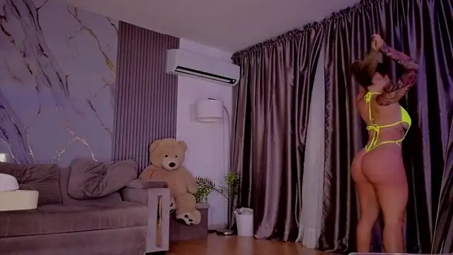 HannaByron online show from March 31, 3:30 am