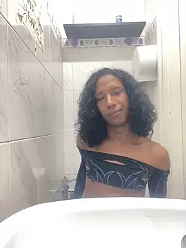 Snapshot of tamarabigass1 chatting on February 25, 4:24 am tamarabigass1 online show from February 25, 4:24 am