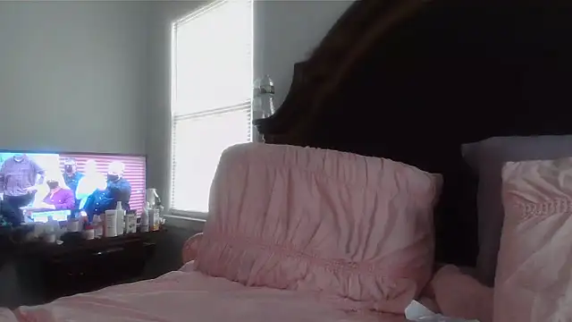 Snapshot of ebonyred chatting on May 9, 4:34 pm ebonyred online show from May 9, 4:34 pm