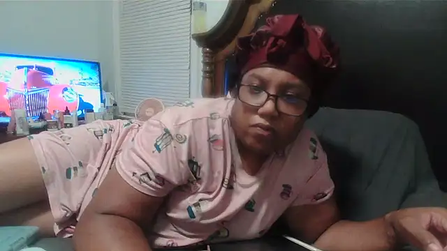 Snapshot of ebonyred chatting on June 29, 1:34 am ebonyred online show from June 29, 1:34 am