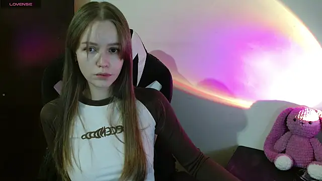 amelia sweeti online show from April 6, 8:32 pm