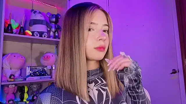 EmilyMiller  online show from March 14, 3:17 pm