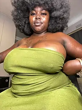 Honeycoco0211 online show from April 12, 7:35 am