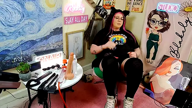 Snapshot of Blakelytgirl chatting on April 18, 5:44 am Blakelytgirl online show from April 18, 5:44 am