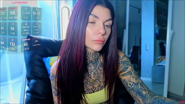 Snapshot of tattooedBabyy chatting on May 4, 10:22 am tattooedBabyy online show from May 4, 10:22 am