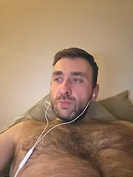 Snapshot of TIGERRR86 chatting on February 18, 9:11 pm TIGERRR86 online show from February 18, 9:11 pm