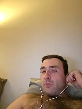 Snapshot of TIGERRR86 chatting on March 1, 8:33 pm TIGERRR86 online show from March 1, 8:33 pm