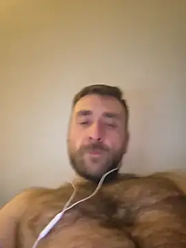 Snapshot of TIGERRR86 chatting on April 7, 12:33 am TIGERRR86 online show from April 7, 12:33 am