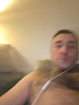 Snapshot of TIGERRR86 chatting on April 12, 12:26 am TIGERRR86 online show from April 12, 12:26 am