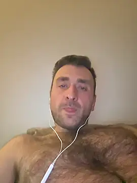 Snapshot of TIGERRR86 chatting on April 17, 8:34 pm TIGERRR86 online show from April 17, 8:34 pm