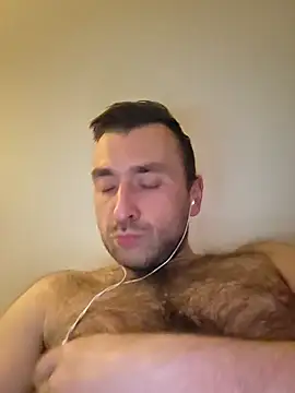 Snapshot of TIGERRR86 chatting on April 19, 9:17 pm TIGERRR86 online show from April 19, 9:17 pm