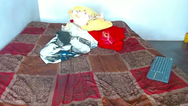 Snapshot of George_Dominator chatting on December 21, 8:10 pm George Dominator online show from December 21, 8:10 pm