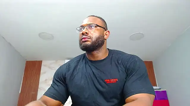 Snapshot of George_Dominator chatting on January 25, 12:17 am George Dominator online show from January 25, 12:17 am