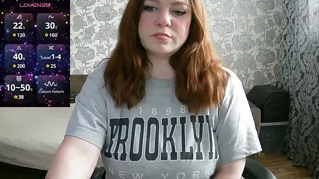 Snapshot of Sabrina_Poison chatting on February 18, 11:33 am Sabrina Poison online show from February 18, 11:33 am