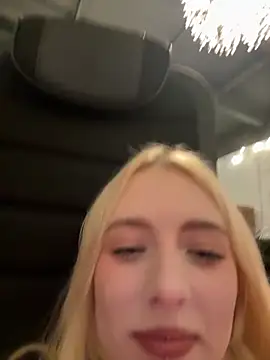 Crayzy Luv online show from November 1, 12:51 pm