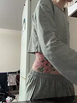 Crayzy Luv online show from February 16, 4:58 pm