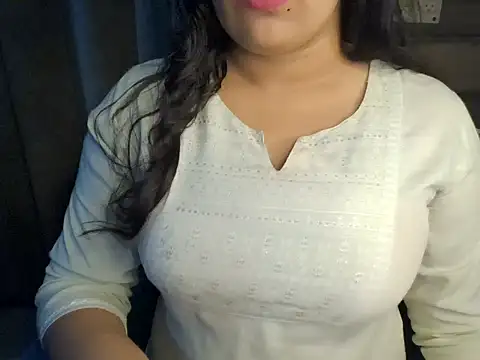 Snapshot of Trezza chatting on November 3, 6:20 pm Trezza online show from November 3, 6:20 pm