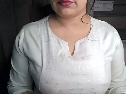 Snapshot of Trezza chatting on November 14, 3:05 am Trezza online show from November 14, 3:05 am