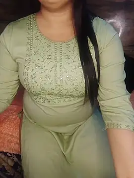 Snapshot of Trezza chatting on February 4, 7:36 am Trezza online show from February 4, 7:36 am