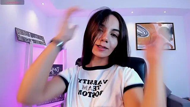 Snapshot of martina_mancini chatting on April 30, 12:33 pm martina mancini online show from April 30, 12:33 pm
