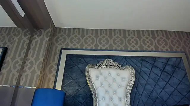 Janna Rousse  online show from February 4, 12:00 pm