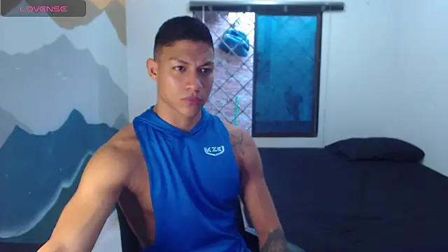 Snapshot of aalan_foxter chatting on January 17, 10:34 pm aalan foxter online show from January 17, 10:34 pm