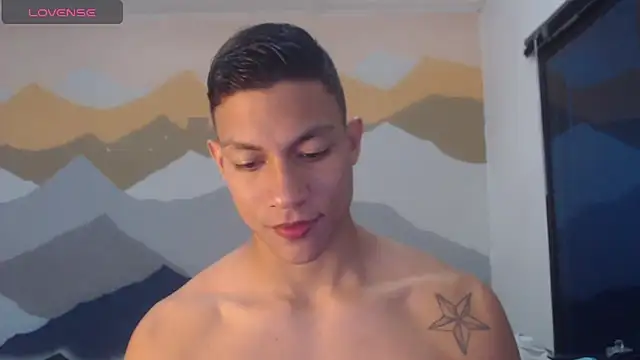 Snapshot of aalan_foxter chatting on March 1, 3:43 am aalan foxter online show from March 1, 3:43 am