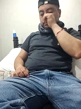 Snapshot of Potro23hotzen chatting on November 13, 8:08 pm Potro23hotzen online show from November 13, 8:08 pm