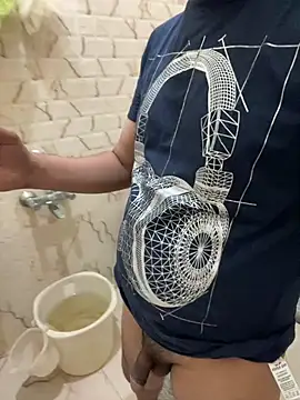 Snapshot of superhero6999 chatting on March 9, 7:37 pm superhero6999 online show from March 9, 7:37 pm