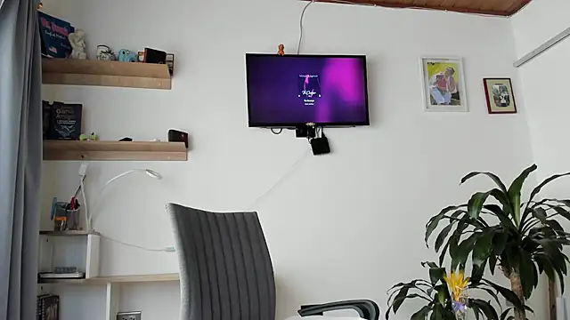 manucute 23  online show from February 12, 3:29 pm