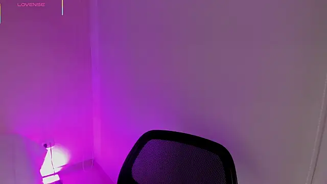 Oriana Guzman online show from February 5, 11:31 pm