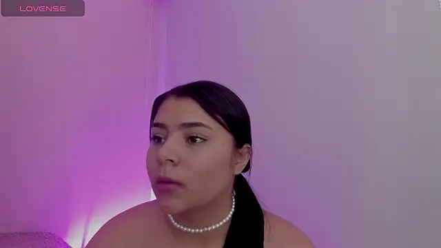 Oriana Guzman online show from April 11, 7:45 am