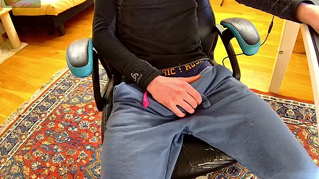 Snapshot of yourbrittyboy69 chatting on February 5, 8:57 pm yourbrittyboy69 online show from February 5, 8:57 pm