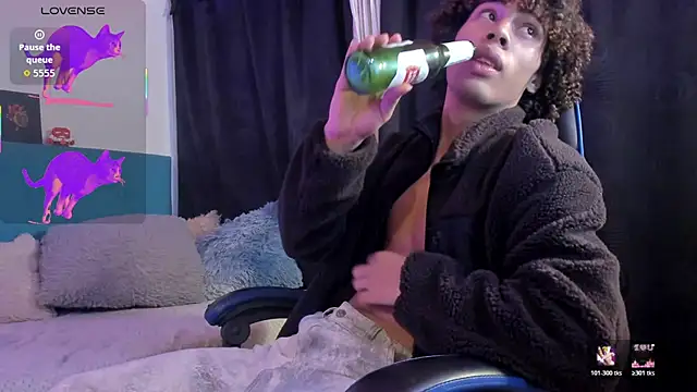 Snapshot of kleo_helenos chatting on March 1, 12:23 am kleo helenos online show from March 1, 12:23 am