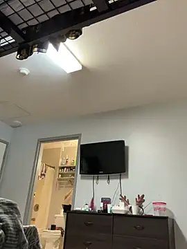 Snapshot of SexyB214 chatting on December 10, 7:32 pm SexyB214 online show from December 10, 7:32 pm