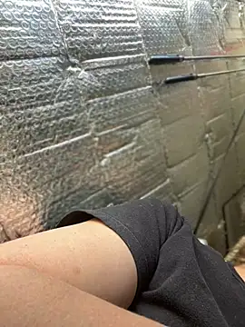 Snapshot of SexyB214 chatting on December 25, 10:27 pm SexyB214 online show from December 25, 10:27 pm