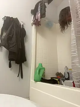 Snapshot of SexyB214 chatting on December 29, 1:17 pm SexyB214 online show from December 29, 1:17 pm