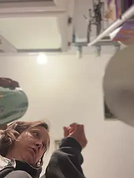 Snapshot of SexyB214 chatting on March 6, 2:18 pm SexyB214 online show from March 6, 2:18 pm