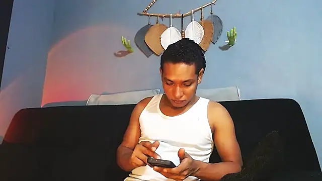 Snapshot of Grandeygruesa1 chatting on June 9, 3:51 am Grandeygruesa1 online show from June 9, 3:51 am