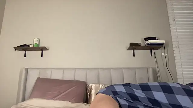 Snapshot of NatalieKneals chatting on December 4, 5:49 am NatalieKneals online show from December 4, 5:49 am