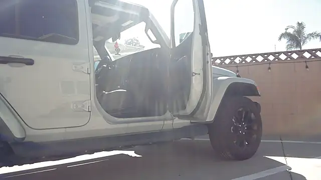 Snapshot of NatalieKneals chatting on October 29, 8:43 pm NatalieKneals online show from October 29, 8:43 pm