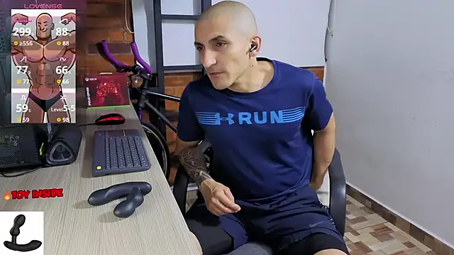 Snapshot of Marck_Muscle chatting on April 21, 11:51 pm Marck Muscle online show from April 21, 11:51 pm