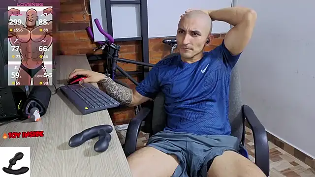 Snapshot of Marck_Muscle chatting on April 25, 1:08 am Marck Muscle online show from April 25, 1:08 am