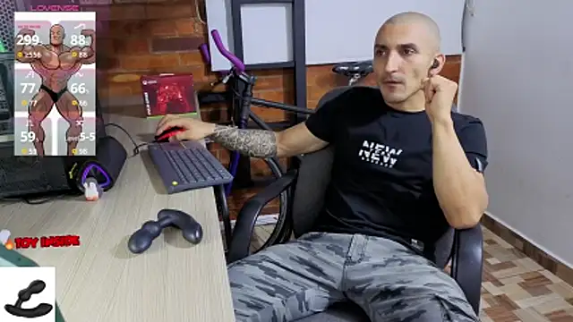Snapshot of Marck_Muscle chatting on April 26, 3:59 am Marck Muscle online show from April 26, 3:59 am